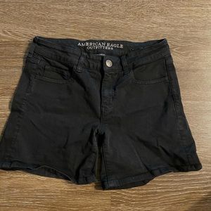 American Eagle MIDI Black Shorts